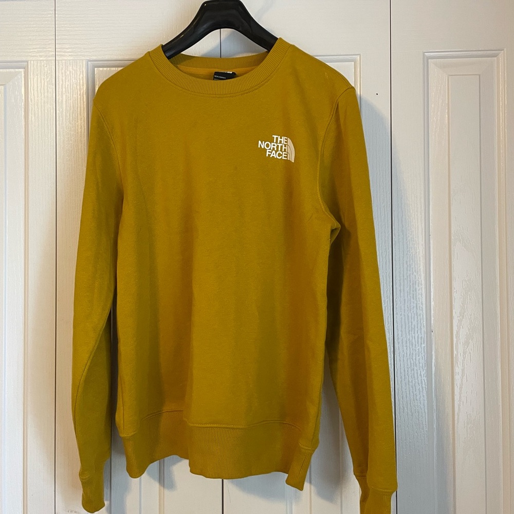 NWOT Men’s small North Face crew